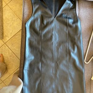 Women’s  Black  short dress